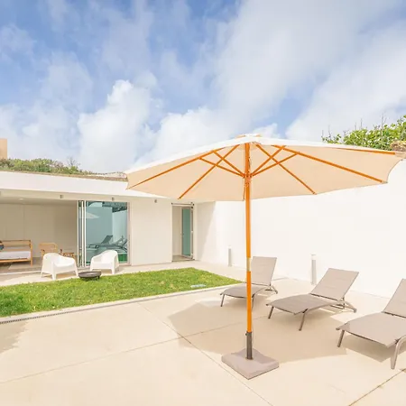 Oceanside West Apartment *