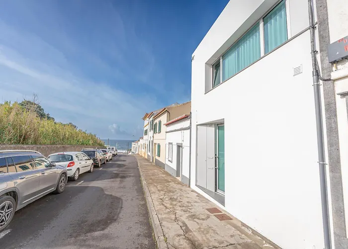 Oceanside West Apartment *