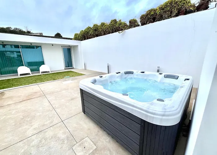 Oceanside West Ponta Delgada (Sao Miguel)